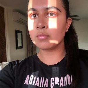 Meet your Posher, Alejandra